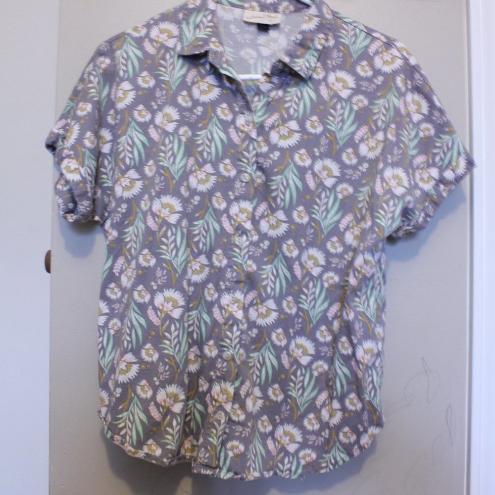 Universal Thread Women's Button-up blouse